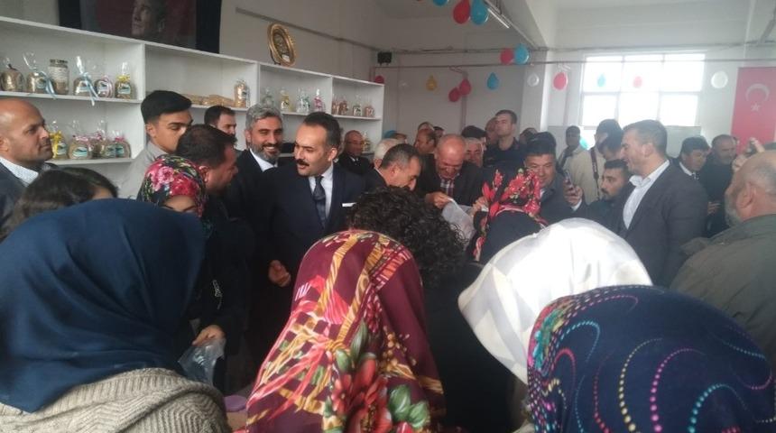 Bala’da kadınlar ürünlerini kurdukları kooperatifte değerlendiriyor