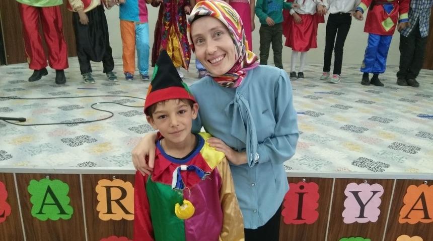 Mehmet Dumlupınar, &rsquo;Baba sana sarılamıyorum&rsquo; yazısıyla T&uuml;rkiye ikincisi oldu