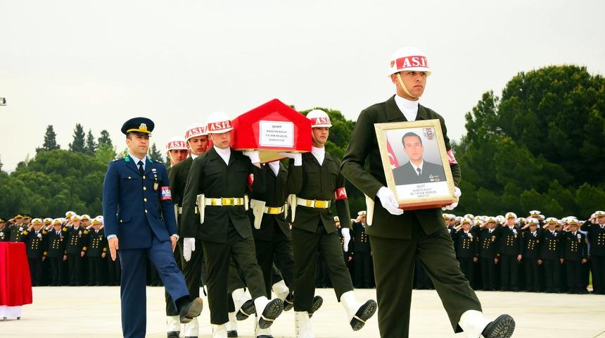 Urla'da, eğitim sırasındaki patlamada şehit olan Astsubay Bulut i&ccedil;in t&ouml;ren