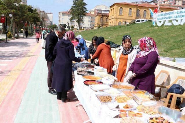 Yozgat’ta engelli öğrencilerin ürünleri sergilendi
