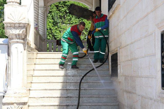 Karaköprü’de camiler Ramazan’a hazırlanıyor