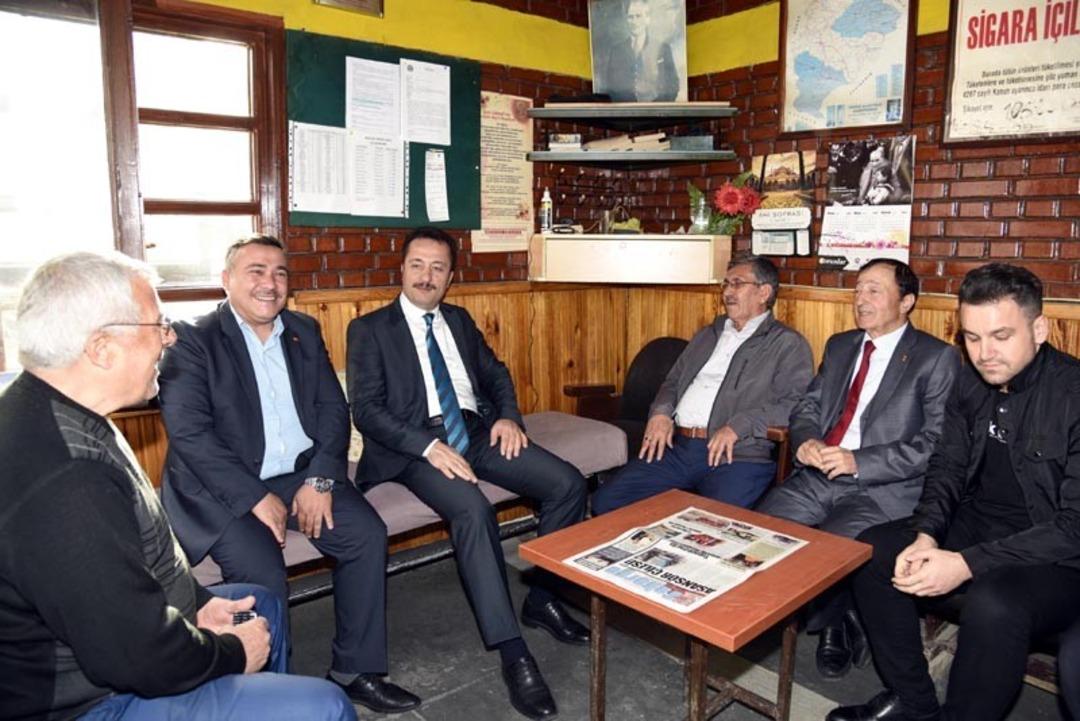 Vali Şent&uuml;rk esnafla bir araya geldi