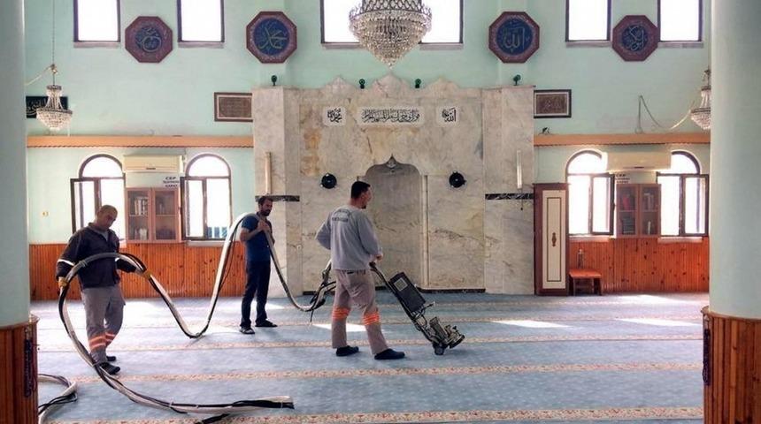 Akdeniz Belediyesi&rsquo;nin ibadethane ve okullara desteği s&uuml;r&uuml;yor