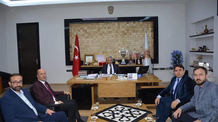 Kaymakam Kaya ve Başkan Bozkurt’tan Başkan Zeybek’e hayırlı olsun ziyareti