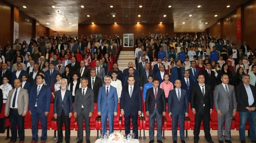 Diyarbakır&rsquo;da Fuat Sezgin gen&ccedil;lik vizyonu etkinliği