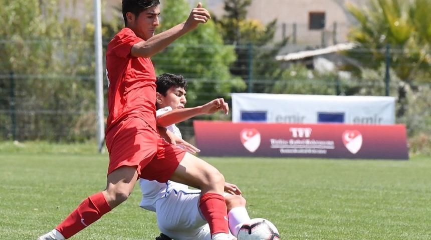 Genç Akrepler deneyim kazandı