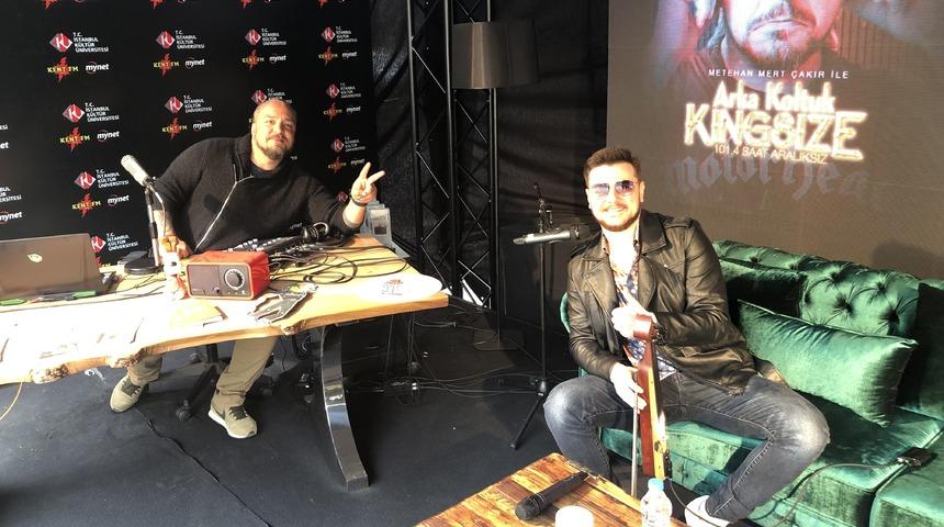 Arka Koltuk King Size'a konuk olan Ekin Uzunlar: Eleştiri duymak istiyorum!