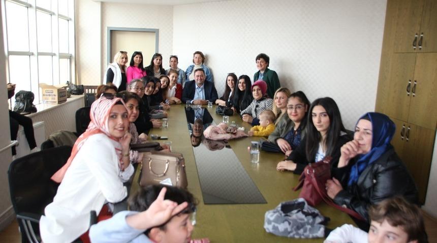Başkan Yanmaz, kadın kolları ile bir araya geldi