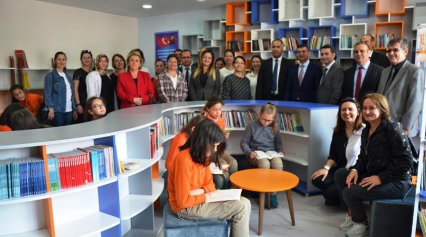 Biga Ortaokulu’dan kardeş okula yardım kampanyası