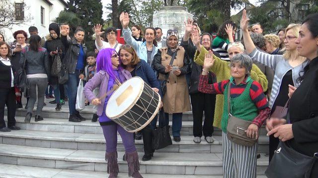 Kadınlardan çocuk istismarına 'davullu' tepki