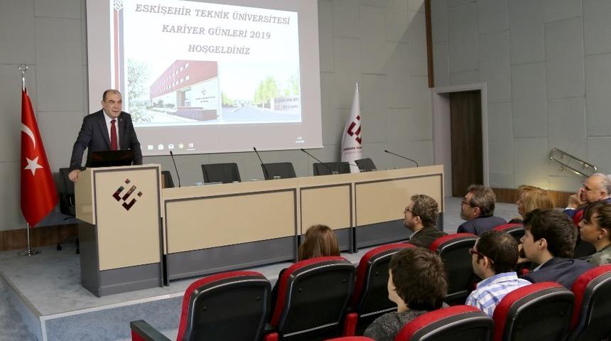 Başkan Kesikbaş, EST&Uuml;&rsquo;deki Kariyer G&uuml;nleri&rsquo;nde konuştu