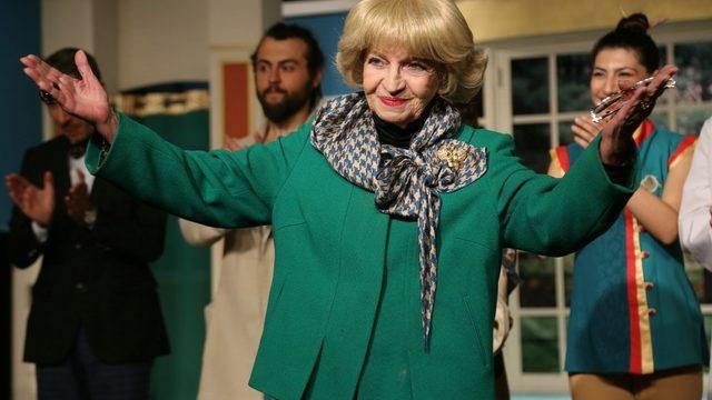 Ünlü sanatçı Göksel Kortay’dan Odunpazarı Belediye Tiyatrosu’na övgü;