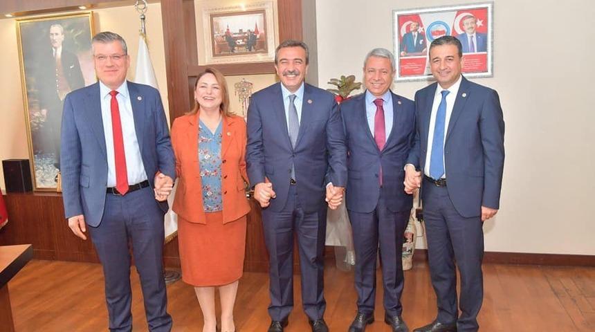 Milletvekillerinden Çetin’e övgü