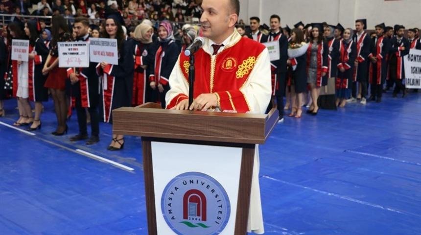 Rektör Orbay’dan mezuniyet tavsiyesi