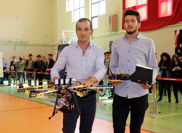 Üniversiteliler, ilaçlama yapabilen drone üretti