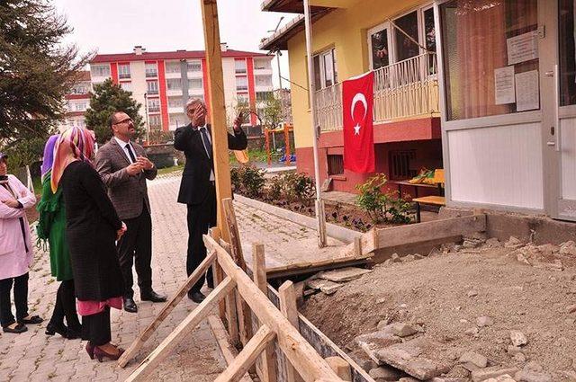 Başkan Kavaklıgil, Cumhuriyet Anaokulunu ziyaret etti