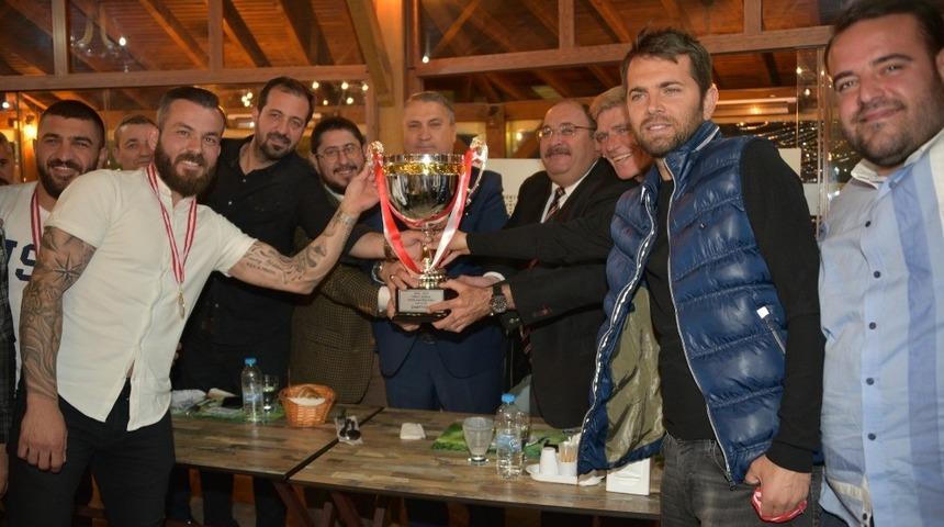 Şampiyon kupasını aldı