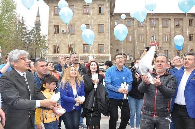 Isparta’da  Otizm Farkındalık Yürüyüşü