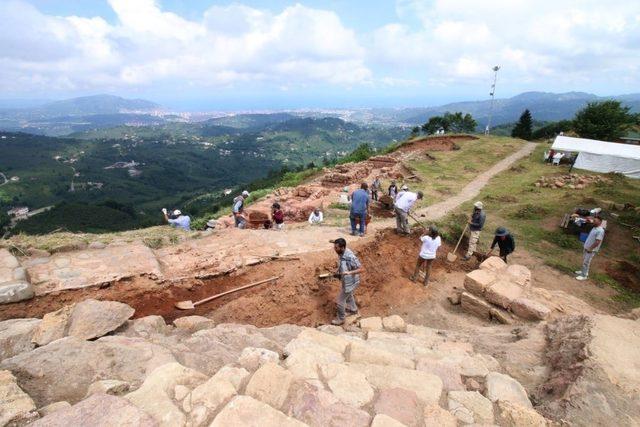 Tarihi Kurul Kalesi’nde kazı çalışmaları bu yıl da sürecek