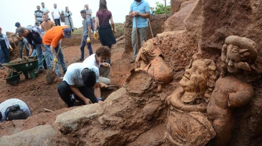 Tarihi Kurul Kalesi&rsquo;nde kazı &ccedil;alışmaları bu yıl da s&uuml;recek