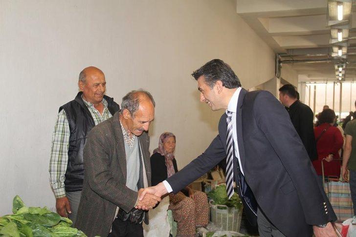 Başkan Selçuk pazar yerini ziyaret etti G4