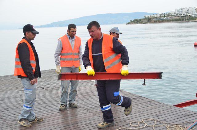 Bodrum'da kaçak iskeleler yıkıldı