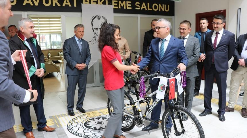 Niğde Barosu resim yarışması d&uuml;zenledi