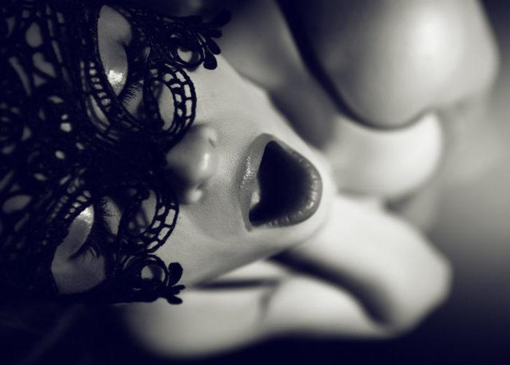 Orgazm esnasında yüzünüzün aldığı şekil ne anlama geliyor? Eğer gözlerinizi kapatıyorsanız... G2