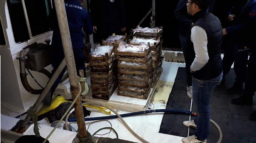 Karina&rsquo;da ka&ccedil;ak trol avcılığına 49 bin TL ceza