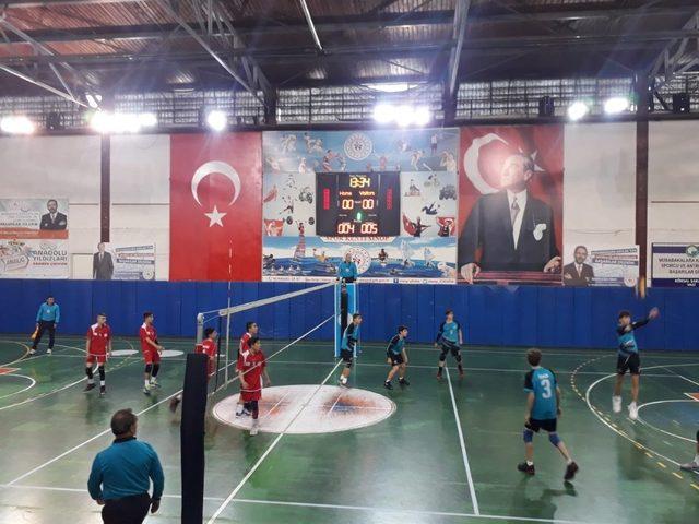 Kayseri Voleybol Analig takımı ilk 4 takım arasına kaldı