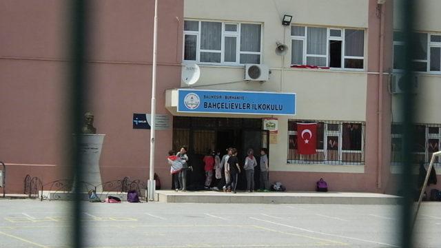 Rehber öğretmen öğrencileri taciz iddiasıyla tutuklandı (2)