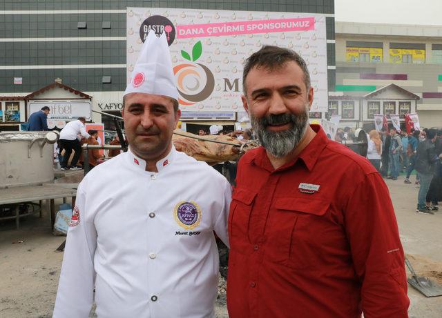 Gastro Afyon Lezzet Festivali'nde 200 kiloluk dana çevirme
