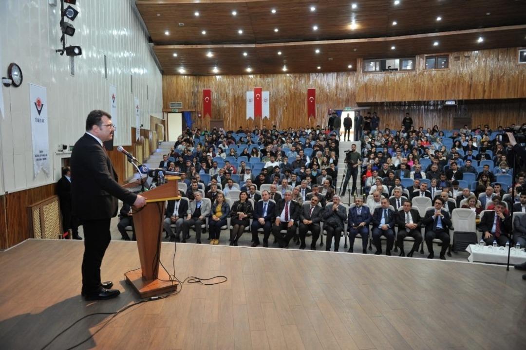 &Ouml;ğrencilere, &lsquo;T&Uuml;BİTAK Odaklı Yeni S&uuml;re&ccedil;ler&rsquo; semineri