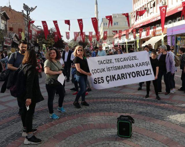 Edirneli kadınlar Küçükçekmece'deki cinsel istismarı protesto etti