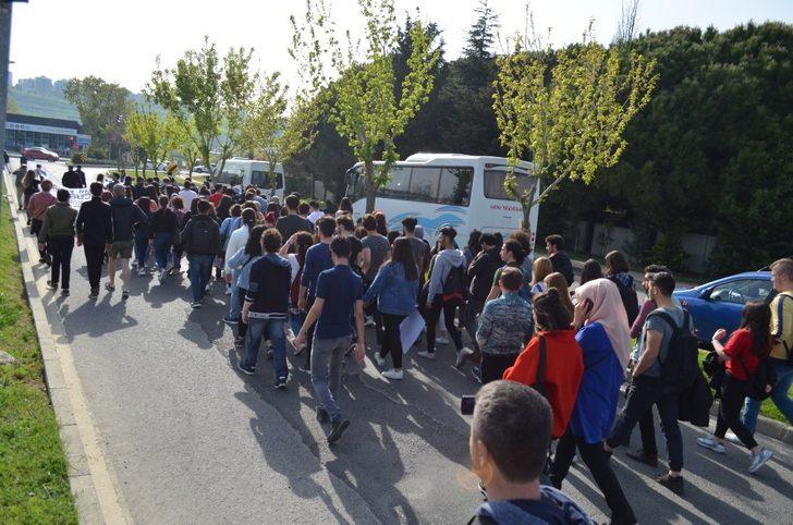 Üniversiteliler taciz ve istismara karşı sokağa indi G4