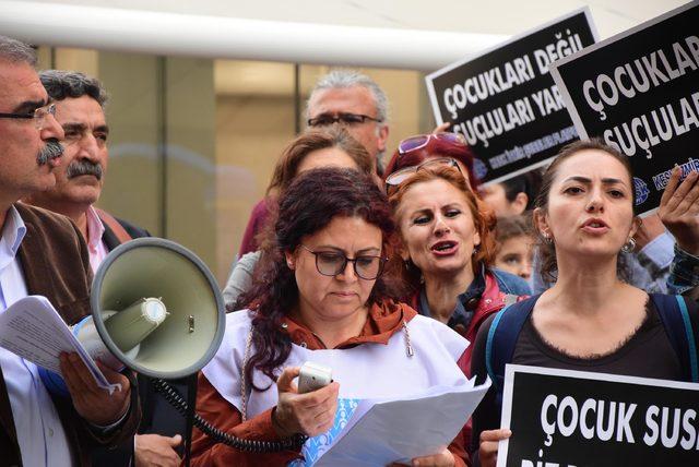 İzmir'de, KESK'ten çocuğa karşı 'cinsel istismar' eylemi