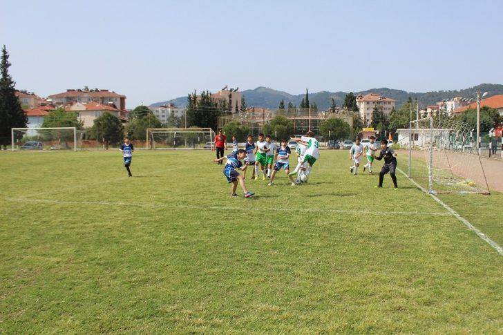 Bağımlılıkla mücadeleye futbolla dikkat çektiler G3