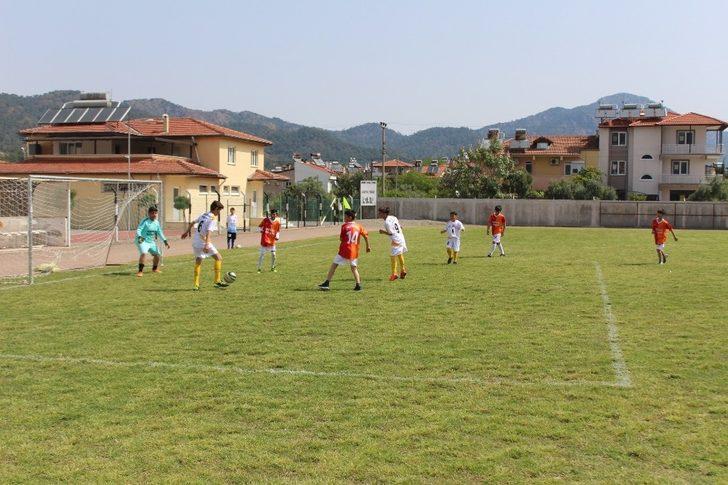 Bağımlılıkla mücadeleye futbolla dikkat çektiler G4