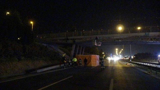 TEM'de intihara kalkıştı, 15 kilometrelik araç kuyruğu oluştu