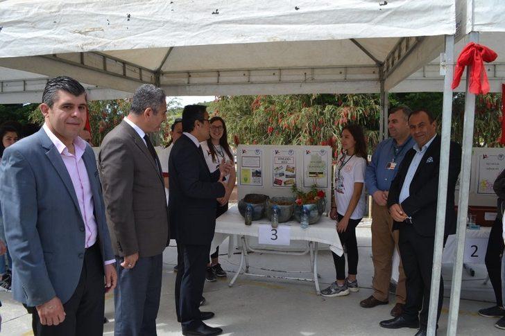 Kuşadası’nda TUBİTAK 4006 Bilim Fuarı düzenledi G5