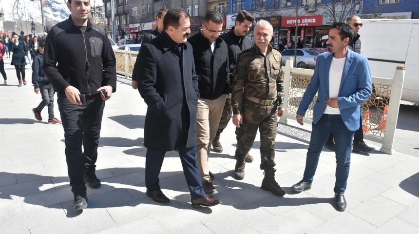 Vali Akbıyık&rsquo;tan esnaflara ziyaret