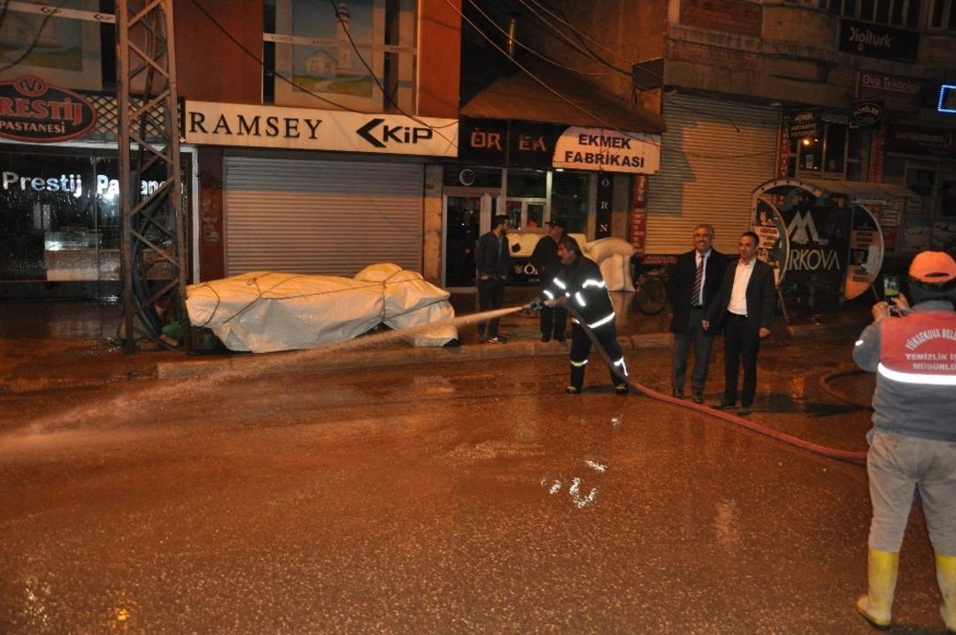 Y&uuml;ksekova Belediyesinden gece mesaisi