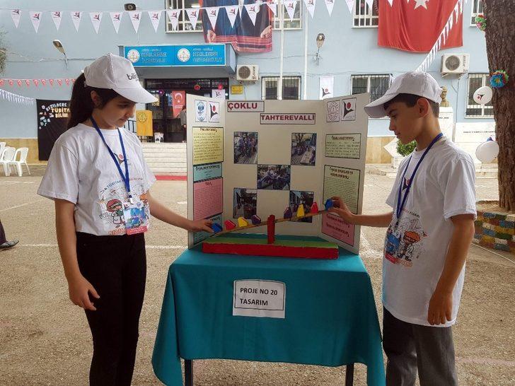 Köy okulunda açılan ilk bilim fuarı beğeni topladı G5