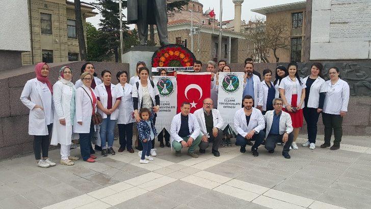 ‘Eczane Teknisyenleri ve Teknikerler Günü’ Eskişehir’de kutlandı G3