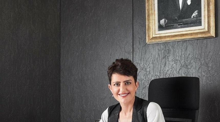 Porselen laminalar ile mutlu g&uuml;l&uuml;şler