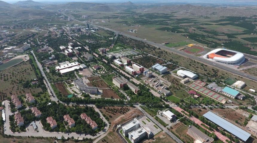 İn&ouml;n&uuml; &Uuml;niversitesi 2018&rsquo;e damga vurdu