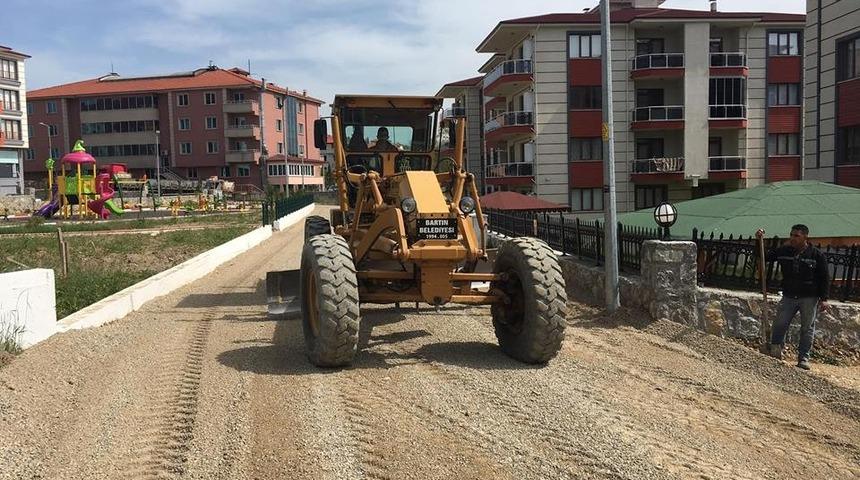 Yeni yerleşim alanlarında yolları d&uuml;zenlemesi