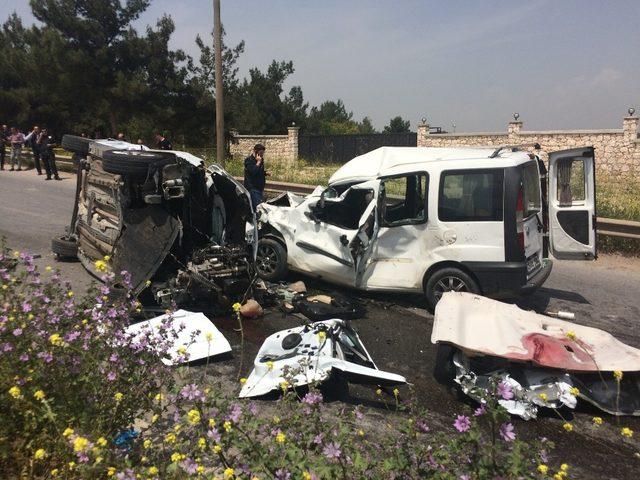 İzmir’de feci kaza: 7 ölü, 1 yaralı