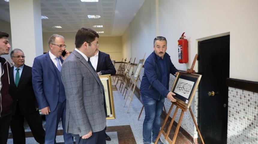 Hat sergisi b&uuml;y&uuml;k ilgi g&ouml;rd&uuml;