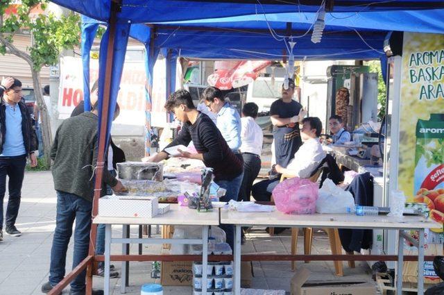 Cizre’de Kur’an kursu öğrencileri yararına kermes